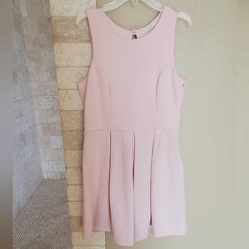 JR's BLUSH DRESS WITH KEYHOLE BACK